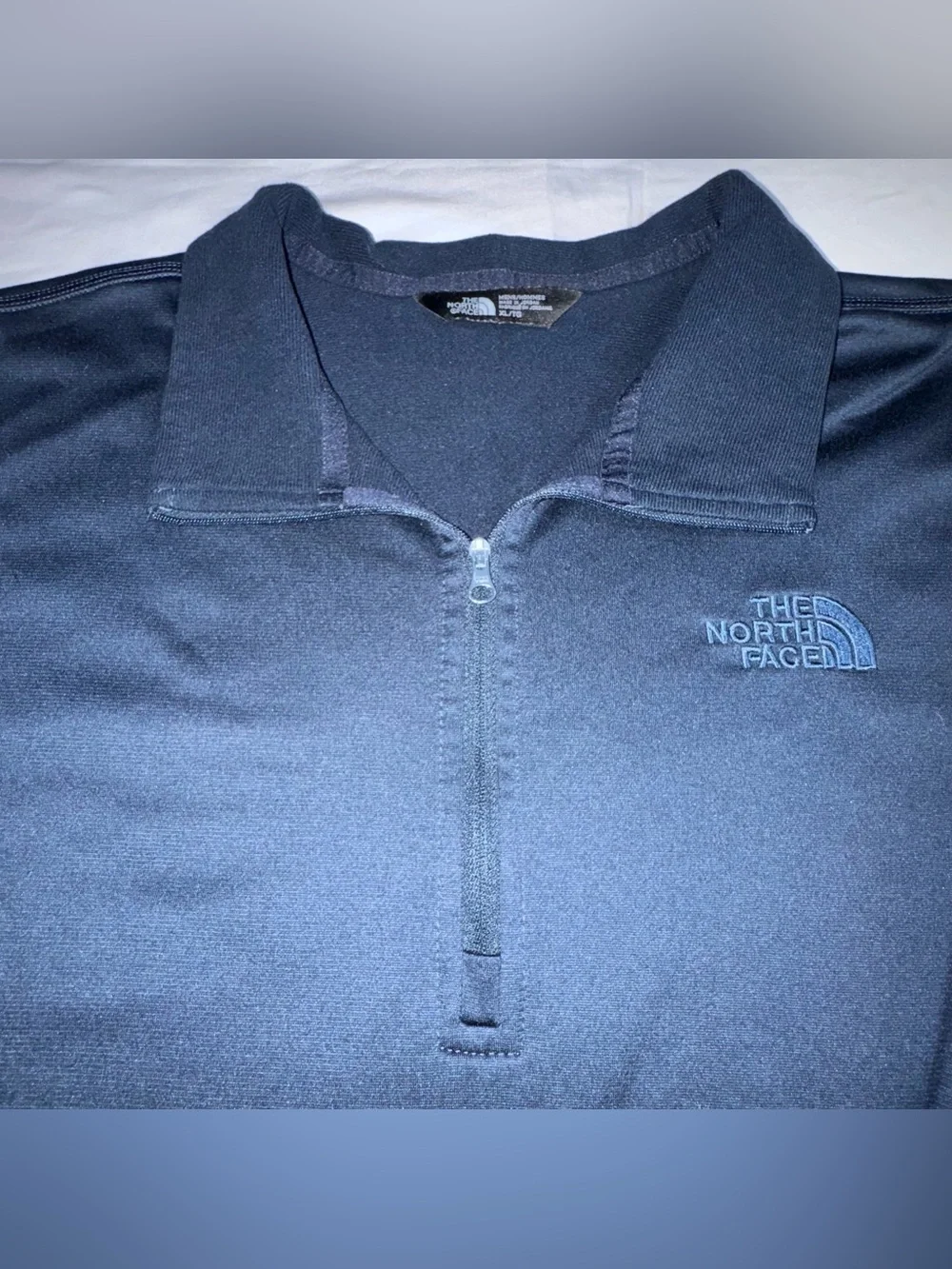 The North Face Men's Navy Quarter-Zip Pullover  XL